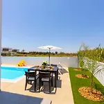 Alasia فيلة