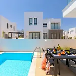 فيلة Alasia باراليمني