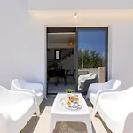 Alasia فيلة *