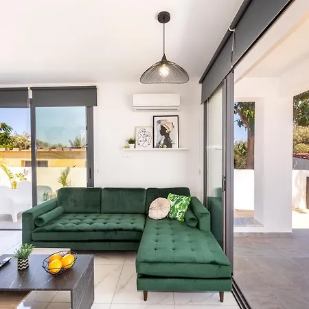 Vila Alasia Paralimni