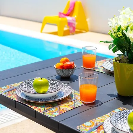 Alasia Vila Paralimni