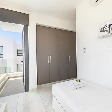 Alasia Villa *
