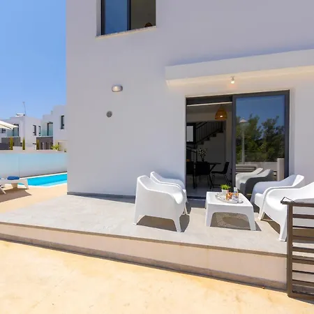 Vila Alasia Paralimni