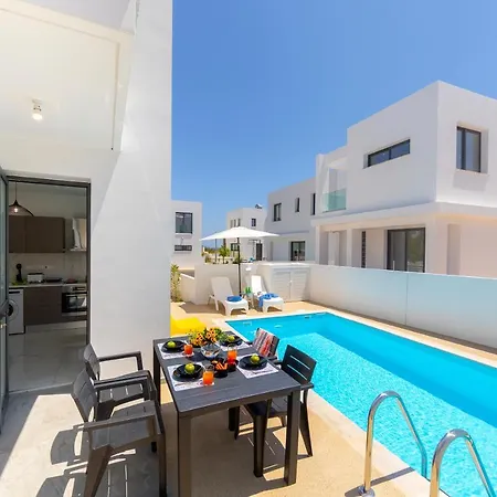 Vila Alasia Paralimni